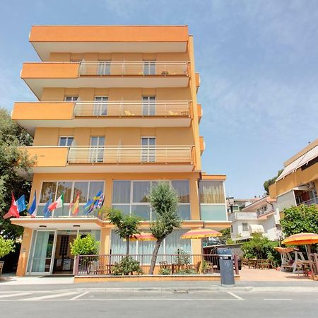 Hotel Nella Rimini Kültér fotó
