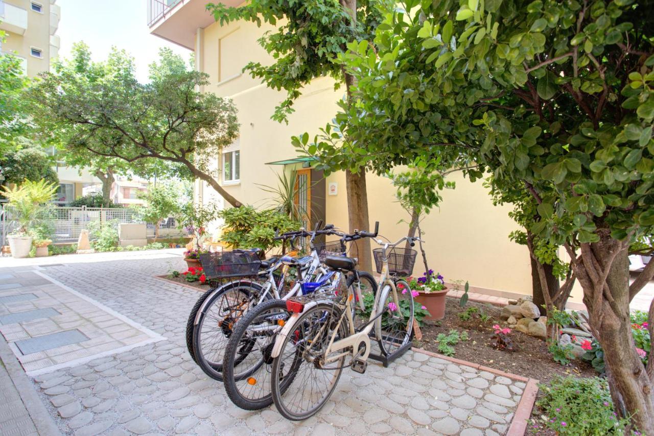 Hotel Nella Rimini Kültér fotó