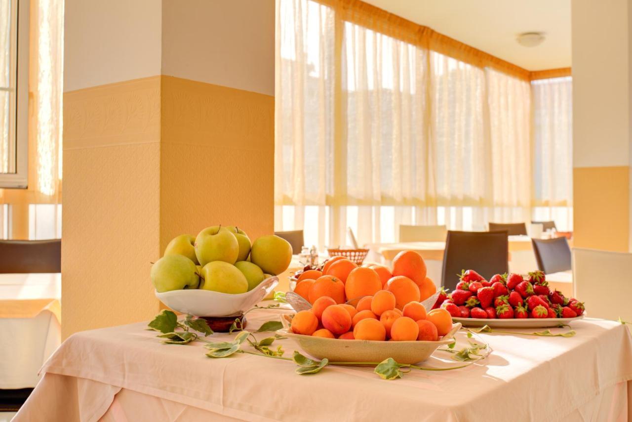 Hotel Nella Rimini Kültér fotó
