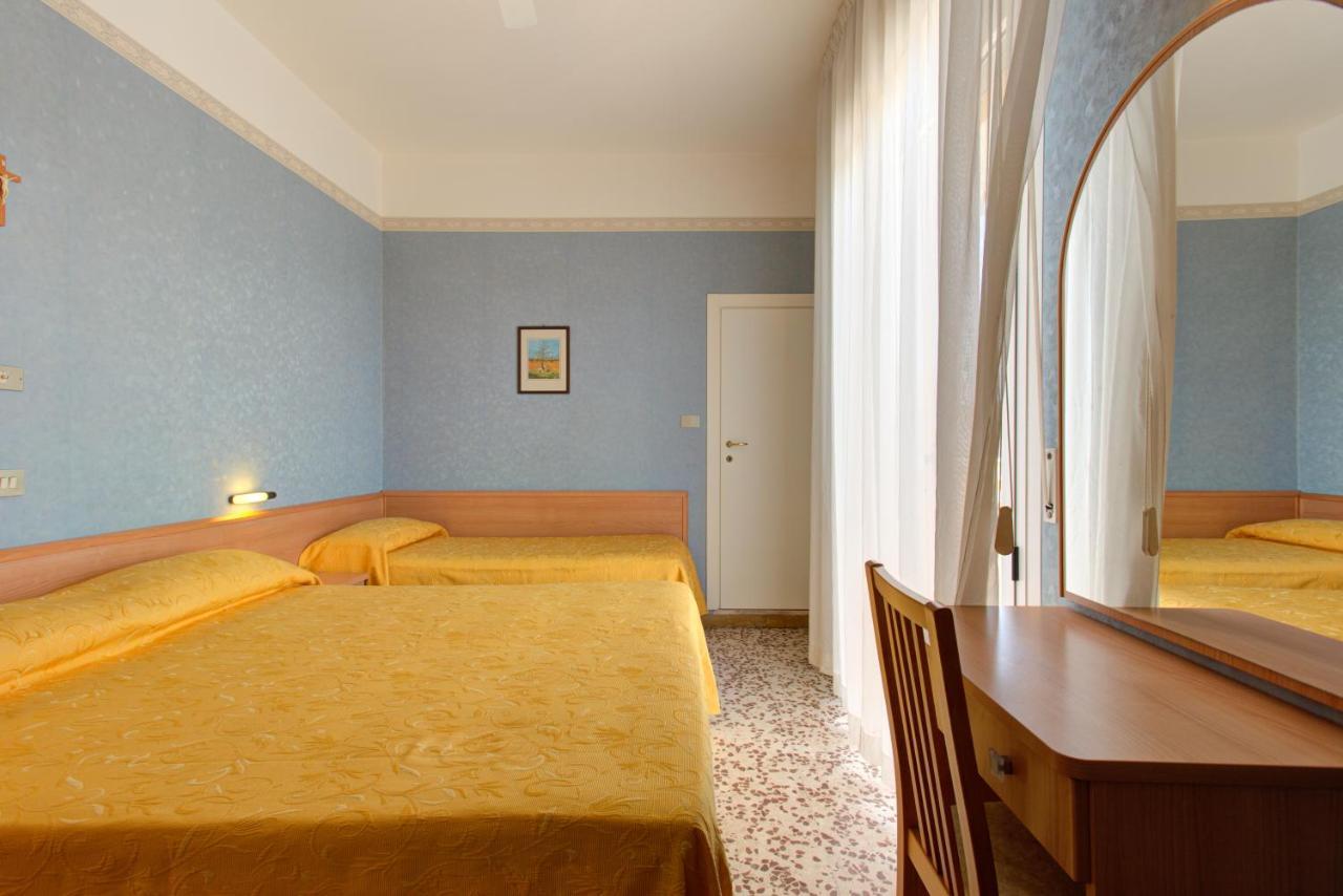 Hotel Nella Rimini Kültér fotó