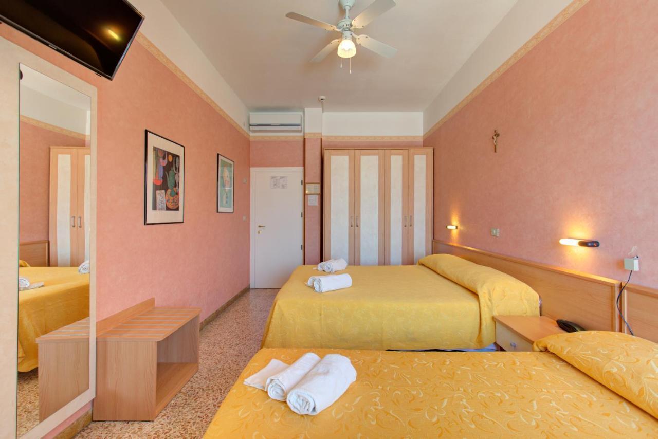 Hotel Nella Rimini Kültér fotó
