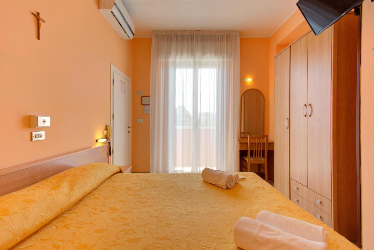 Hotel Nella Rimini Kültér fotó